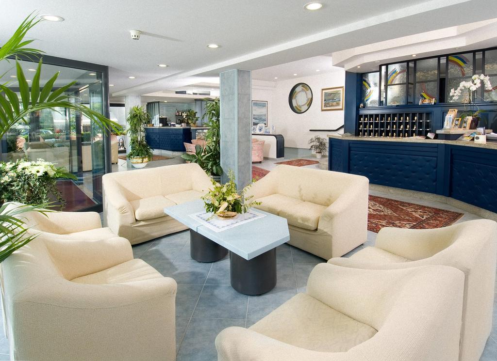 Hotel Clipper Giulianova Buitenkant foto