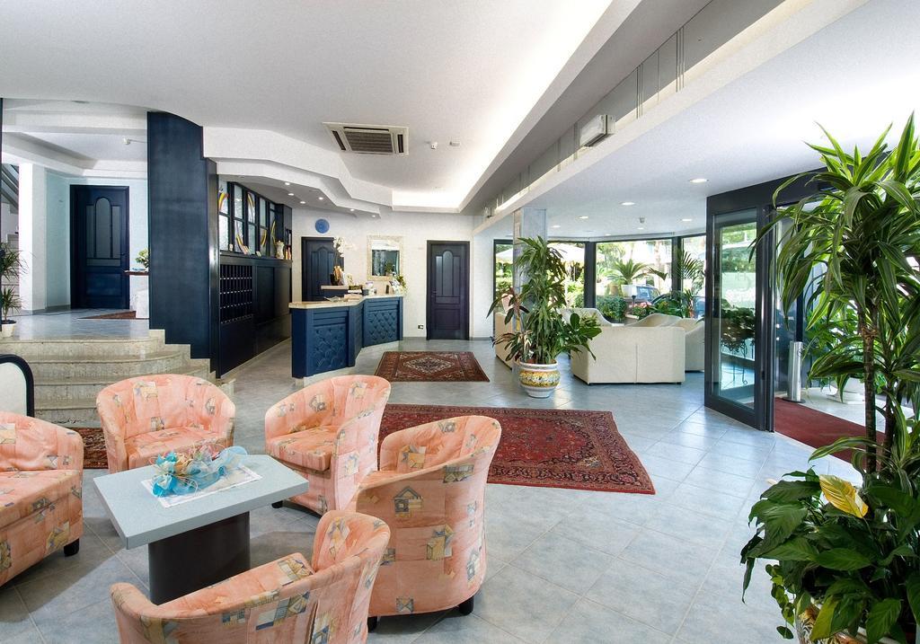 Hotel Clipper Giulianova Buitenkant foto
