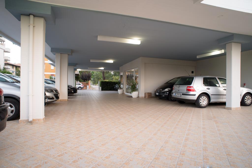 Hotel Clipper Giulianova Buitenkant foto