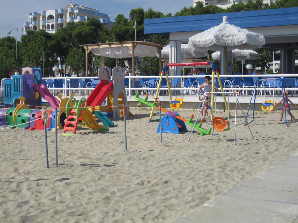 Hotel Clipper Giulianova Buitenkant foto